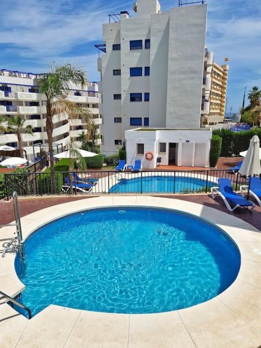 Acogedor Piso Con Terraza Y Parking! Lägenhet Benalmádena Exteriör bild