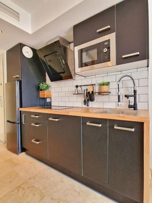 Acogedor Piso Con Terraza Y Parking! Lägenhet Benalmádena Exteriör bild