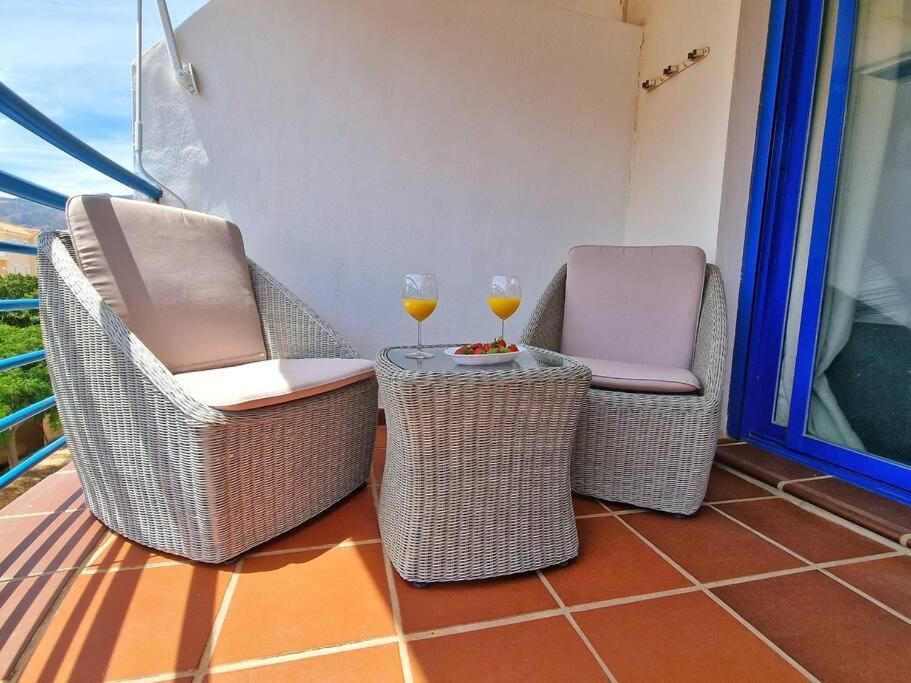 Acogedor Piso Con Terraza Y Parking! Lägenhet Benalmádena Exteriör bild