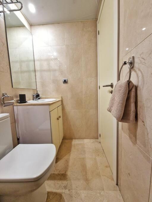 Acogedor Piso Con Terraza Y Parking! Lägenhet Benalmádena Exteriör bild