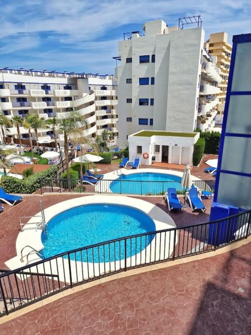 Acogedor Piso Con Terraza Y Parking! Lägenhet Benalmádena Exteriör bild