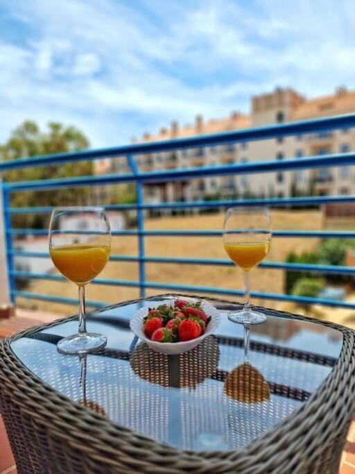 Acogedor Piso Con Terraza Y Parking! Lägenhet Benalmádena Exteriör bild