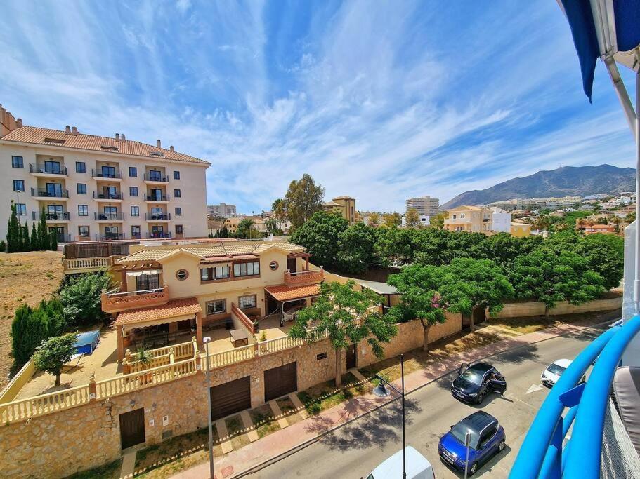 Acogedor Piso Con Terraza Y Parking! Lägenhet Benalmádena Exteriör bild