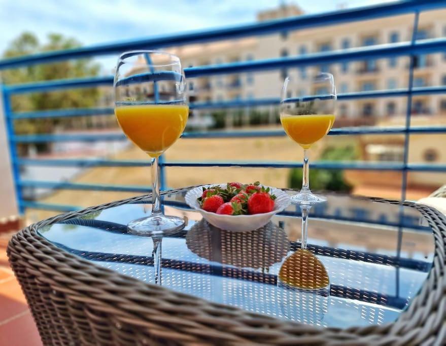 Acogedor Piso Con Terraza Y Parking! Lägenhet Benalmádena Exteriör bild