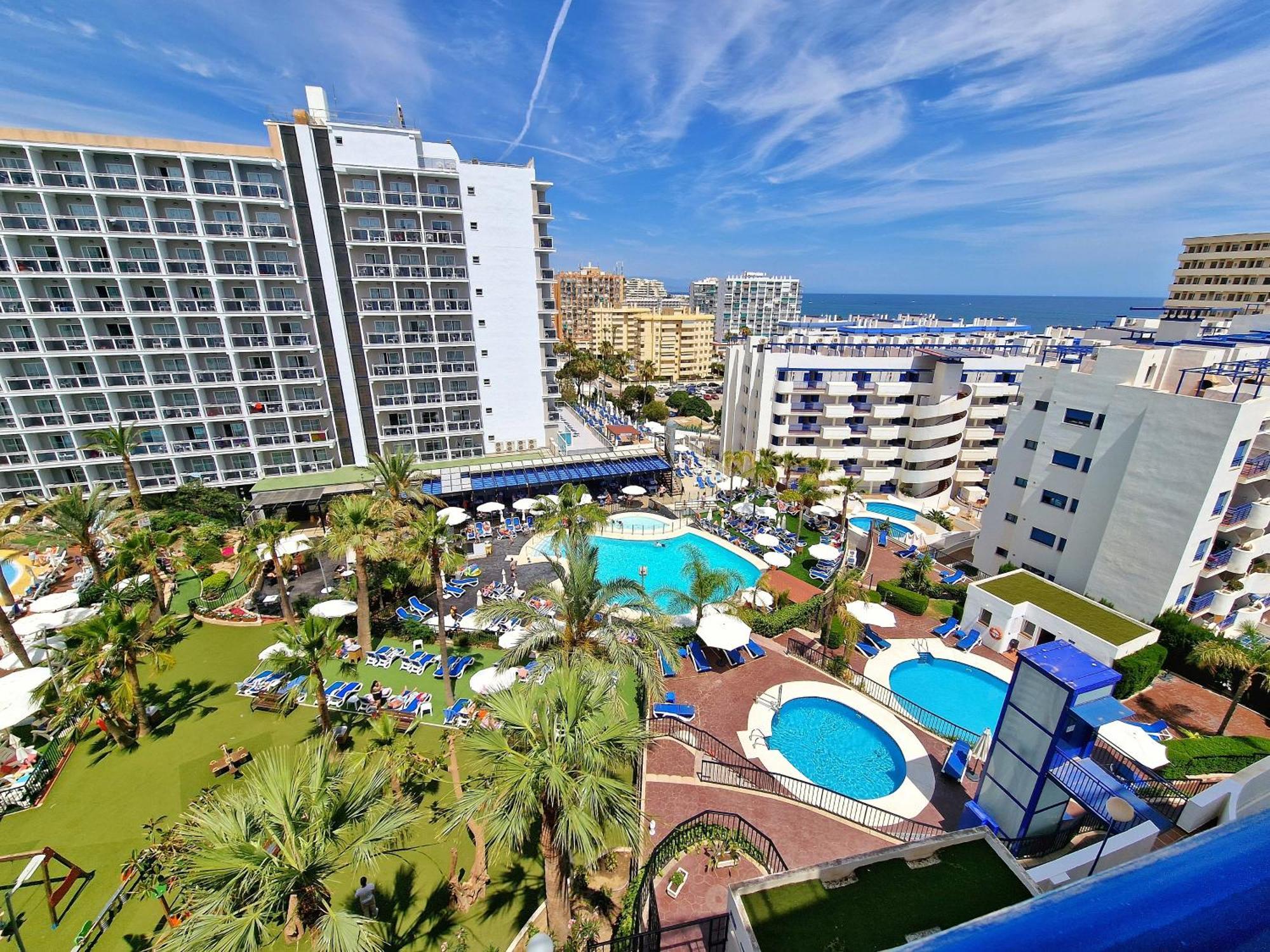 Acogedor Piso Con Terraza Y Parking! Lägenhet Benalmádena Exteriör bild